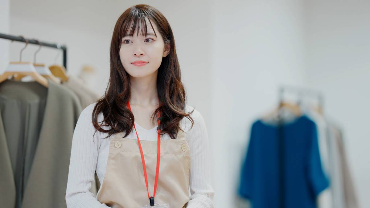 販売員の女性