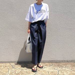 【2026年8月】50代は、こう着て……。大人女子向けきれいめTシャツコーデ5選