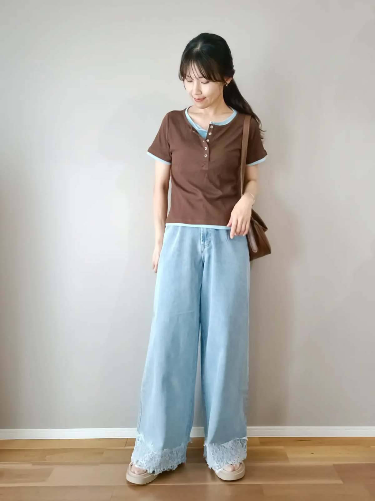トップスの重ね着で視線を上げる！