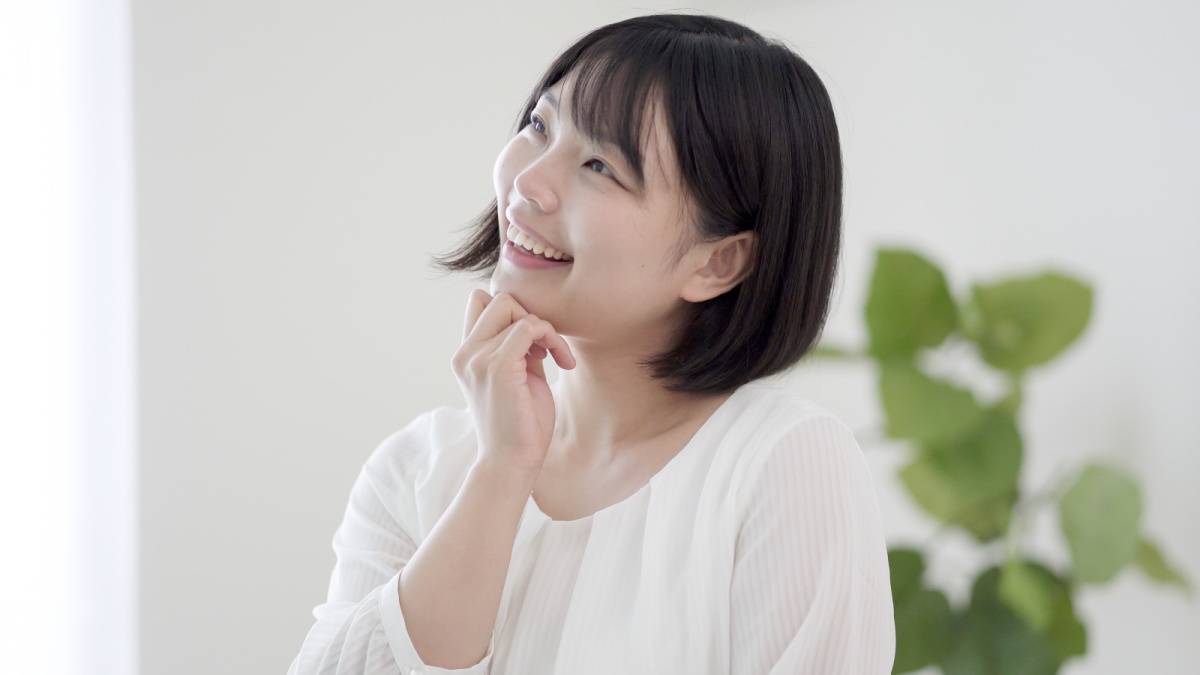 考えている女性