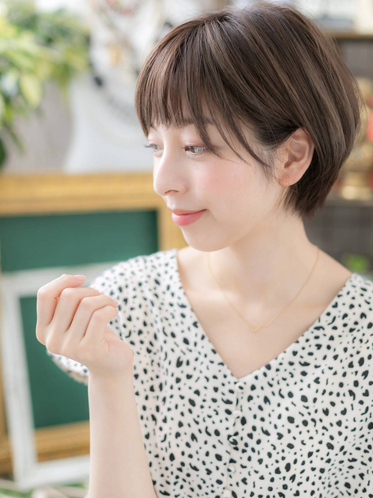 くすみグレージュ
