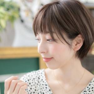 白髪がなじむ！50代の大人世代に似合うヘアカラー5選〜2026年夏〜
