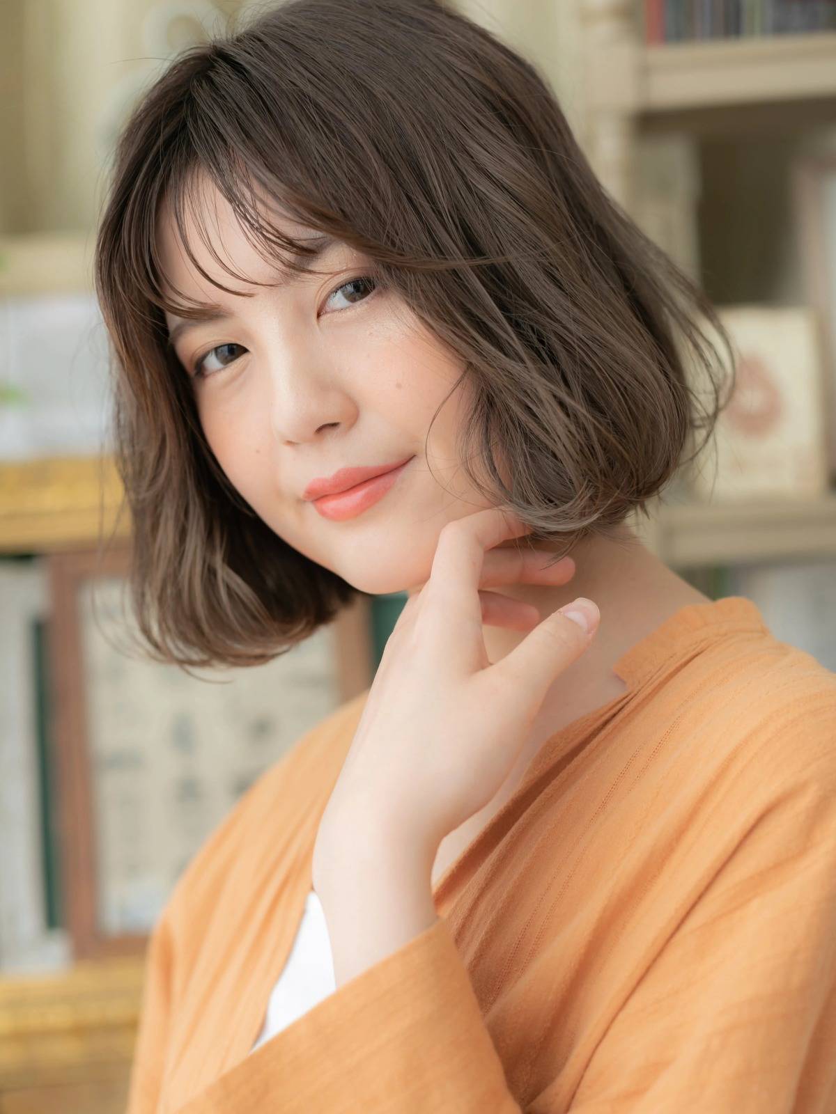 スモーキーグレージュ