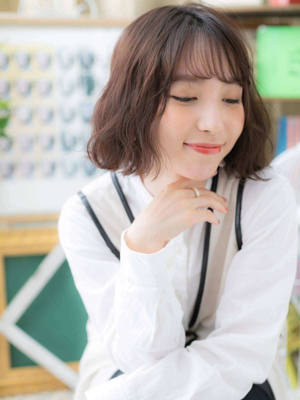 スモーキーグレージュ