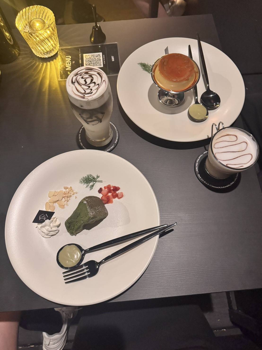 DAISY -cafe&bar- テーブルの上のスイーツ