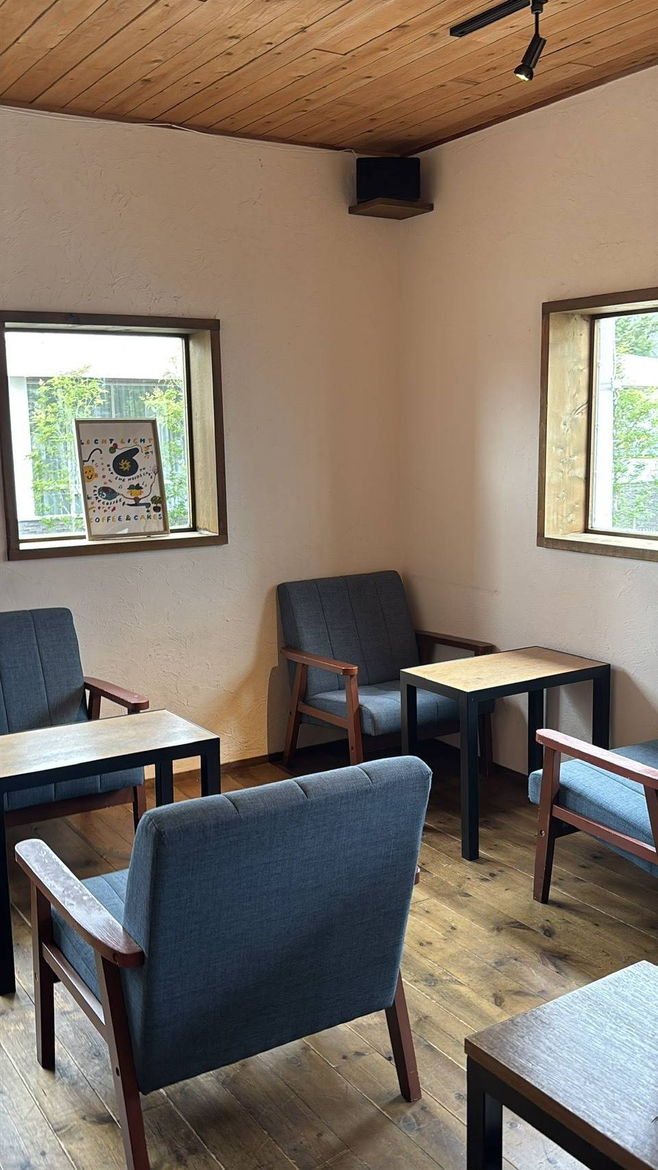 licht coffee&cakes 内観