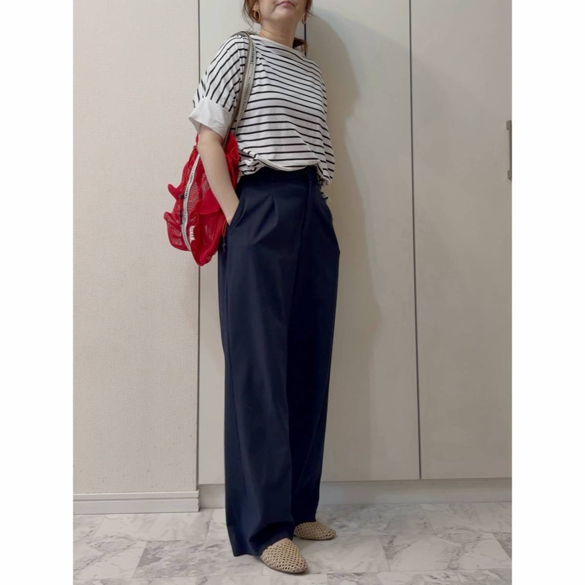 ボーダー柄トップス×ハイウエストパンツ