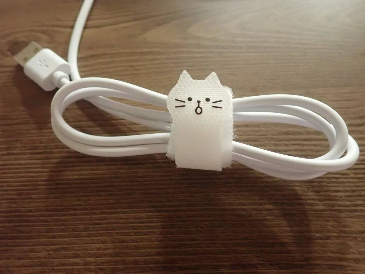 ダイソー：ケーブルタイ(ねこ柄、4本)
