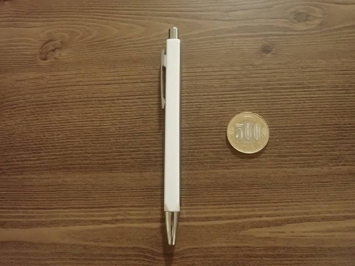 ダイソー：マグネット付きボールペン