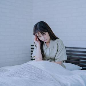 「歳のせい」と決めつけないで。【薬剤師が教える】睡眠不足で起こる体の変化