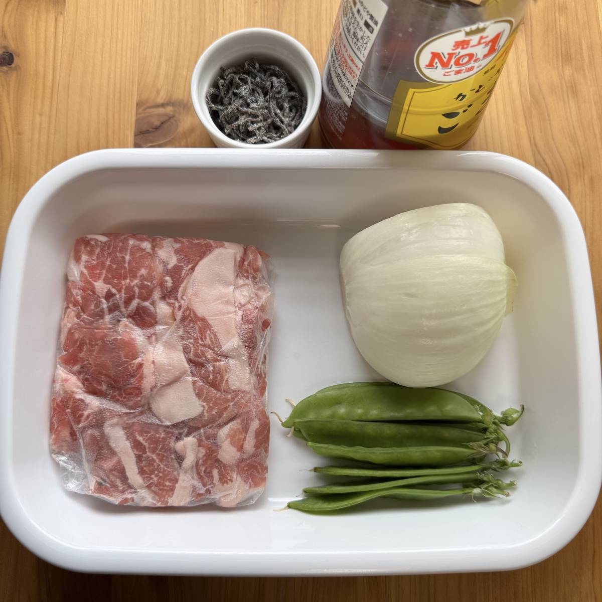 くらこん公式の「春野菜と豚肉の塩こんぶ炒め」のレシピ