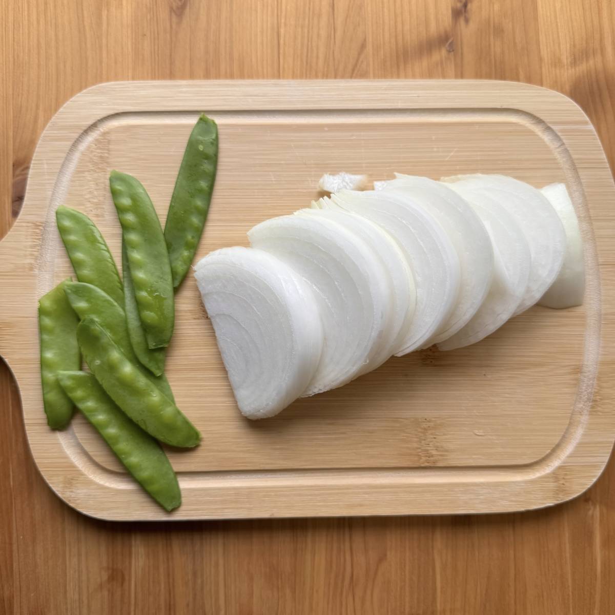 くらこん公式の「春野菜と豚肉の塩こんぶ炒め」のレシピ
