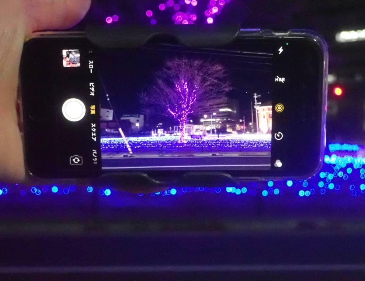 ダイソー:スマホホルダーダークグレー