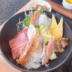 【神奈川・三崎】休日は家族で朝ドライブ！朝から楽しめる「豪華まぐろ海鮮丼」