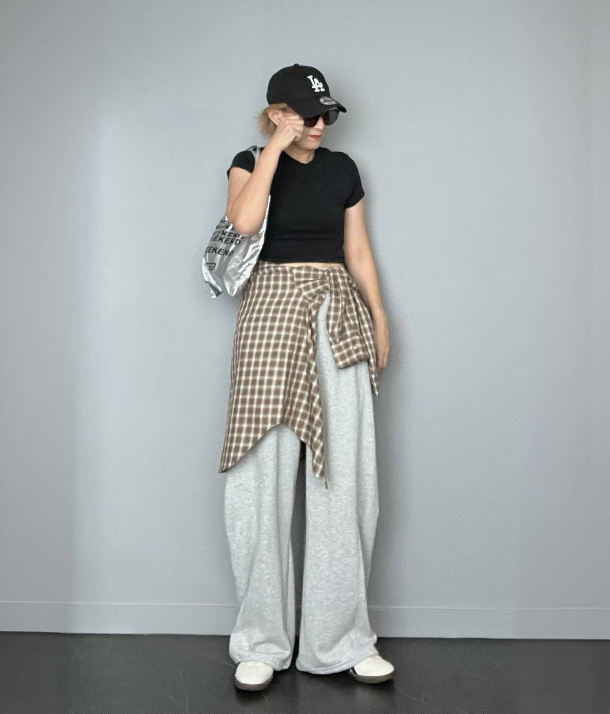 チェック柄シャツを腰巻きする♪