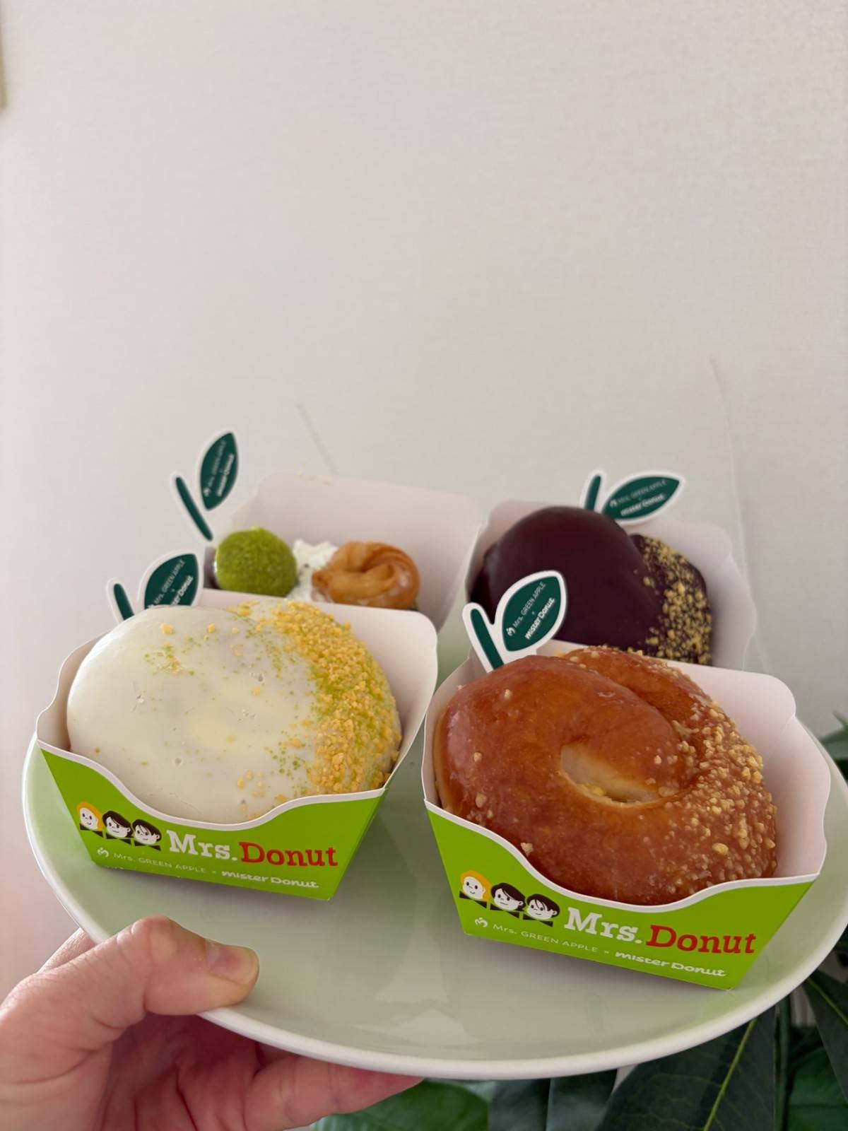 Mrs. GREEN APPLEコラボのミスドのドーナツ