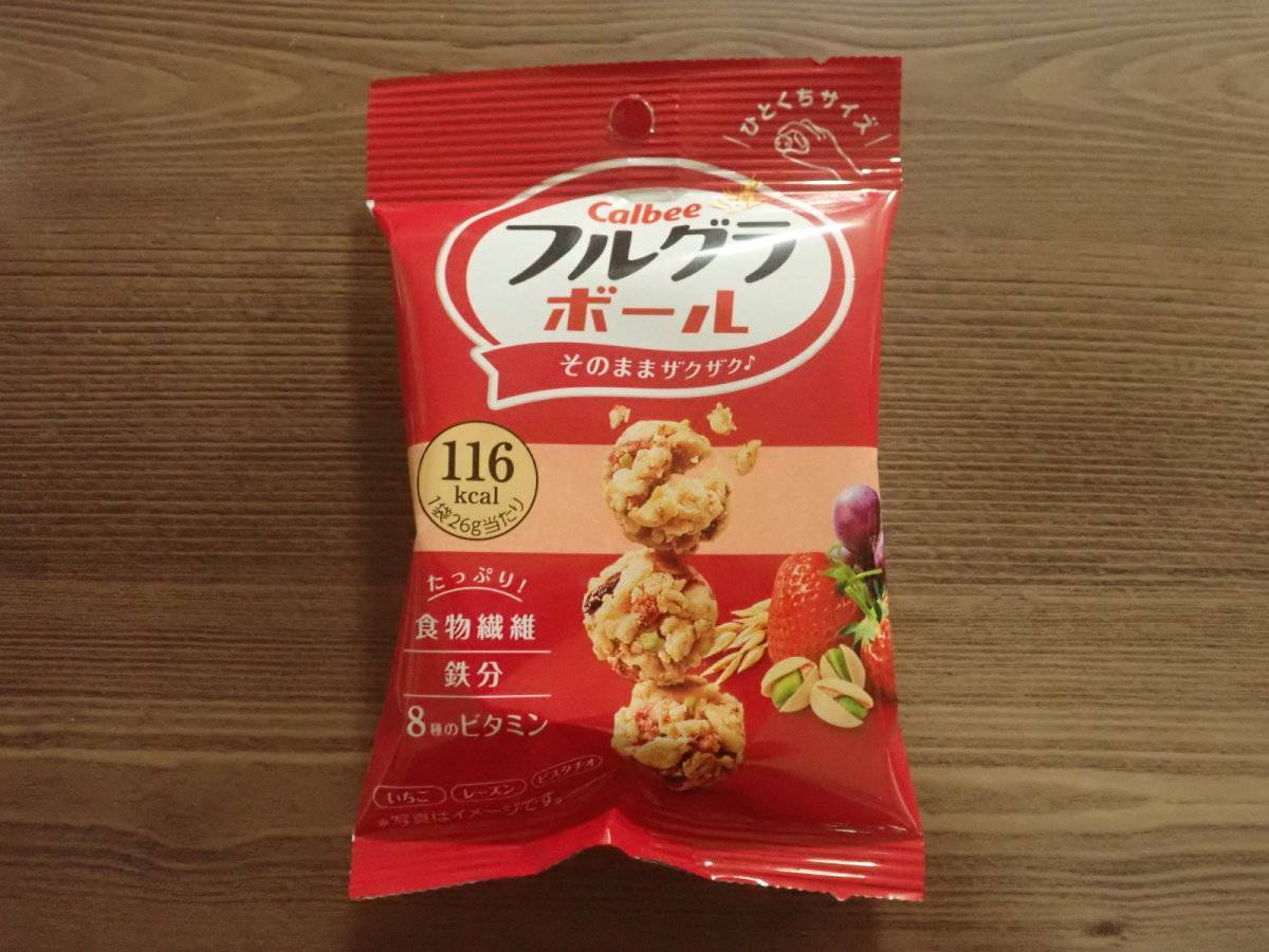 ダイソー：カルビー フルグラボール 26g