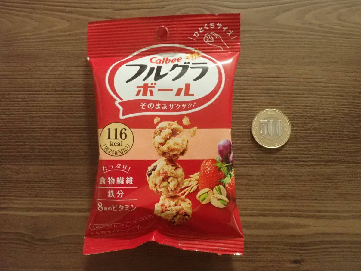 ダイソー：カルビー フルグラボール 26g