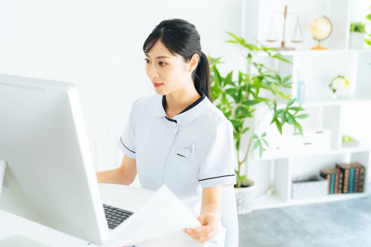 事務員の女性
