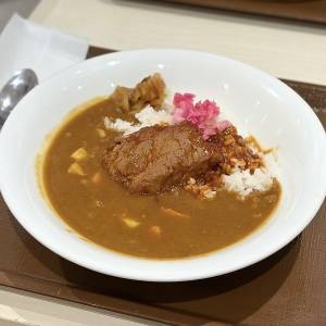 【すき家】「お腹いっぱいで幸せ」「毎日食べる」SNSでも大好評の新作カレーが発売中♡食べ応え抜群だよ