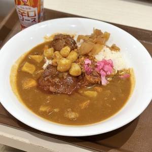 【すき家】「スタミナ満点」「ガッツリ肉で乗り切れ」SNSで話題の新作カレーが登場！鬼リピしたくなるよ