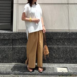 【2026年8月】60代は、こう合わせて……。センスいいワイドパンツコーデ5選
