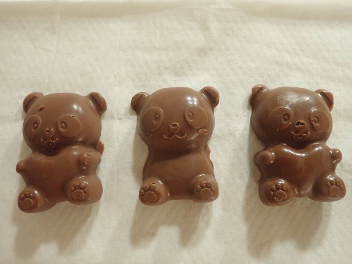 ダイソー：シリコーンチョコモールド(パンダ)