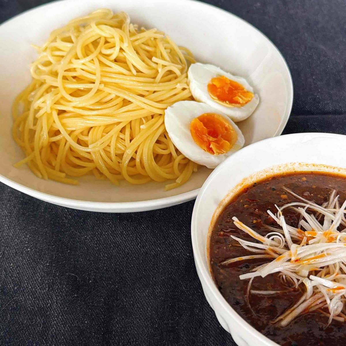 マ・マー公式の「黒ごま坦々風スパゲティ」のレシピ