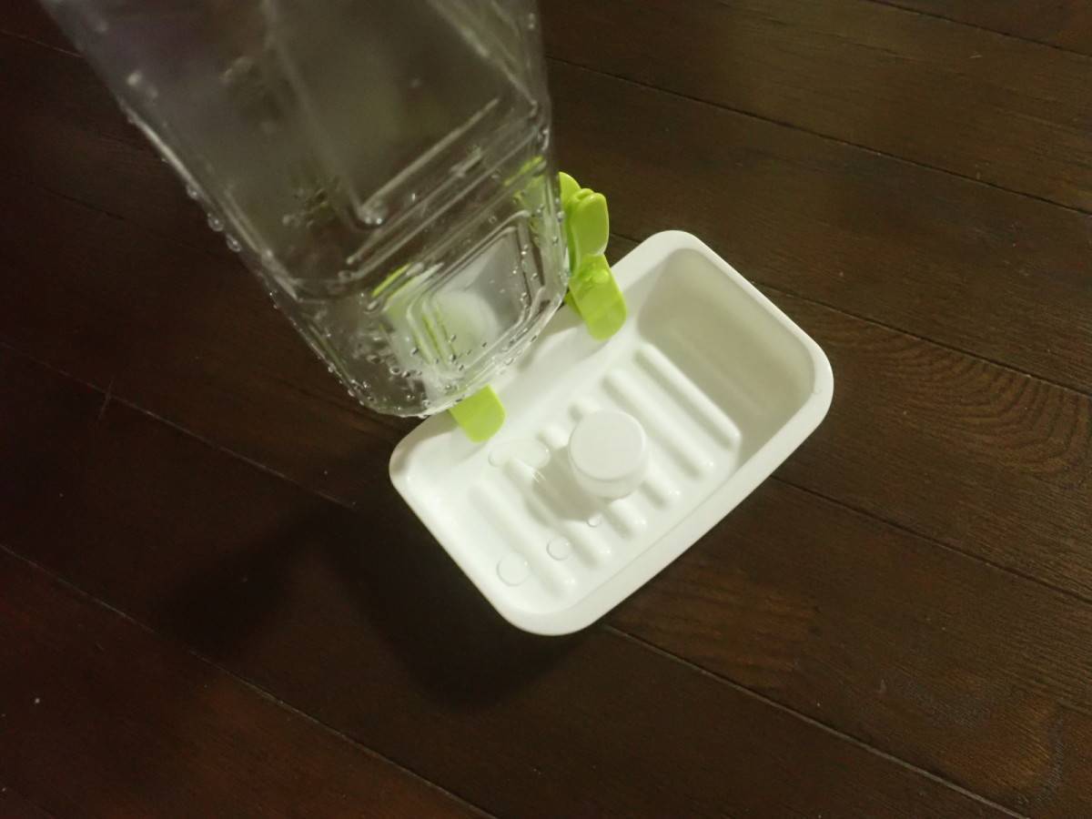 ダイソー：ペットボトル水切り