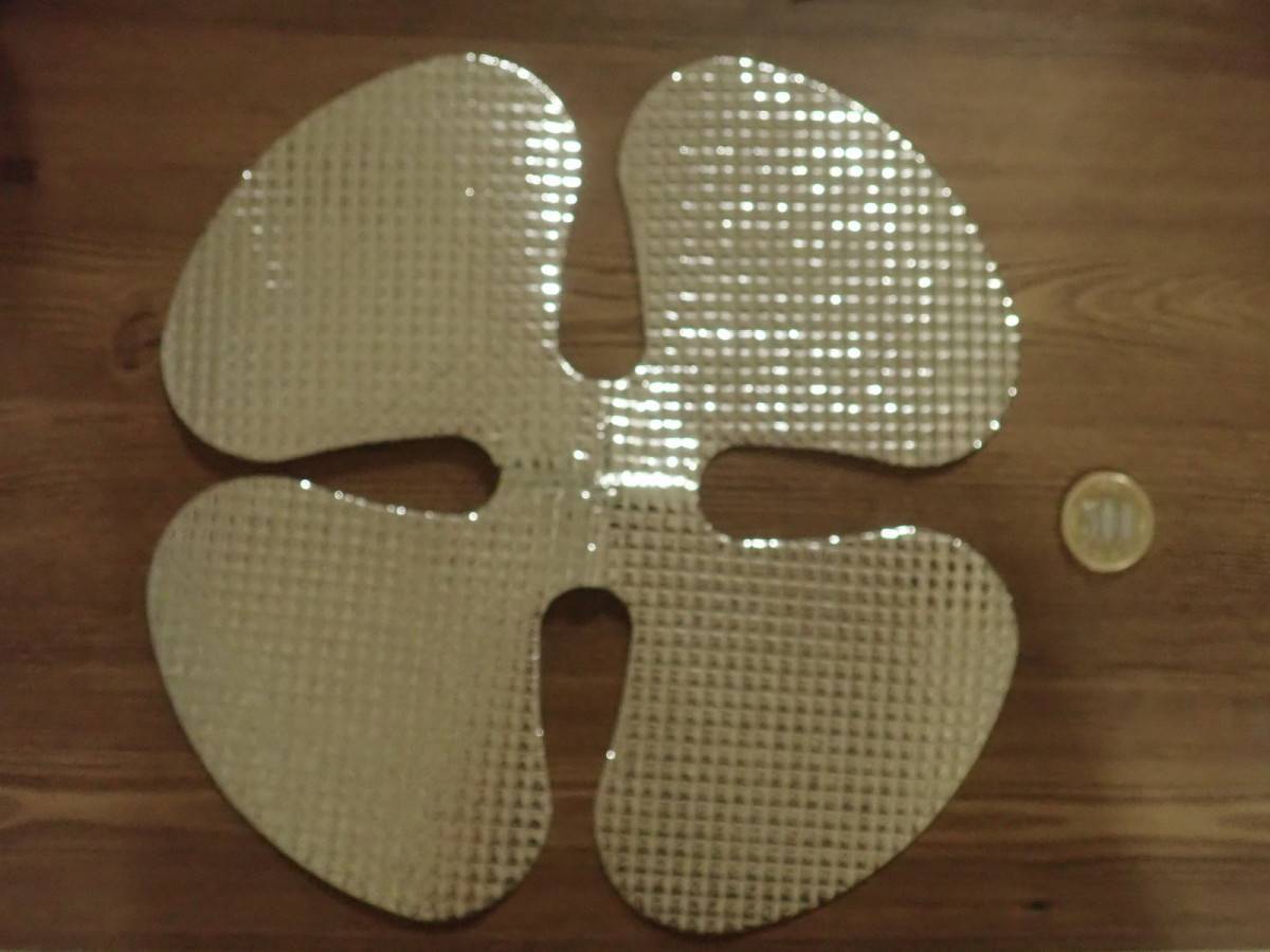 ダイソー：帽子用断熱アルミシート