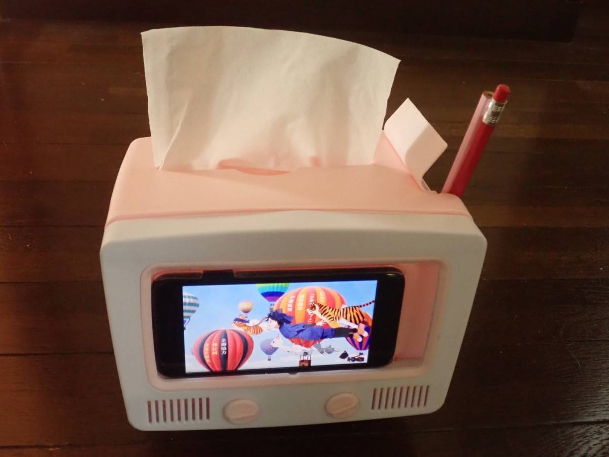 ダイソー：テレビ型スマホスタンド(ティッシュボックス、ペン立て付)