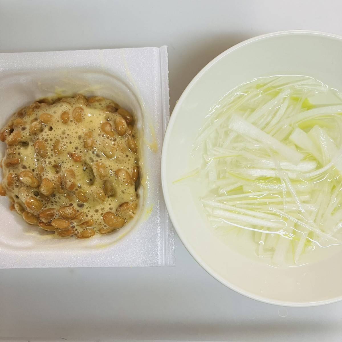 タカノフーズ公式の「納豆担々うどん」のレシピ