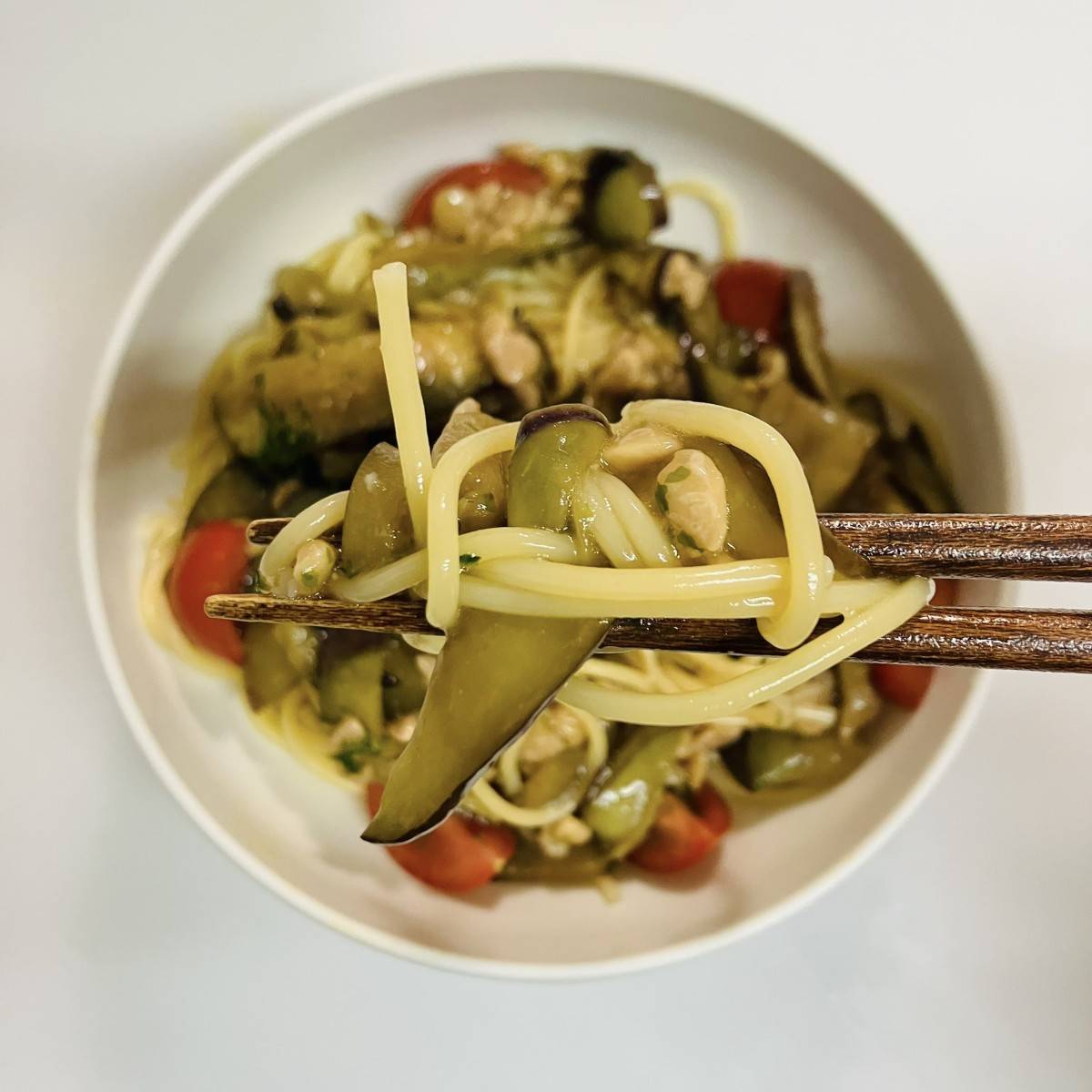 マ・マー公式の「なすと納豆の和風冷製パスタ」のレシピ