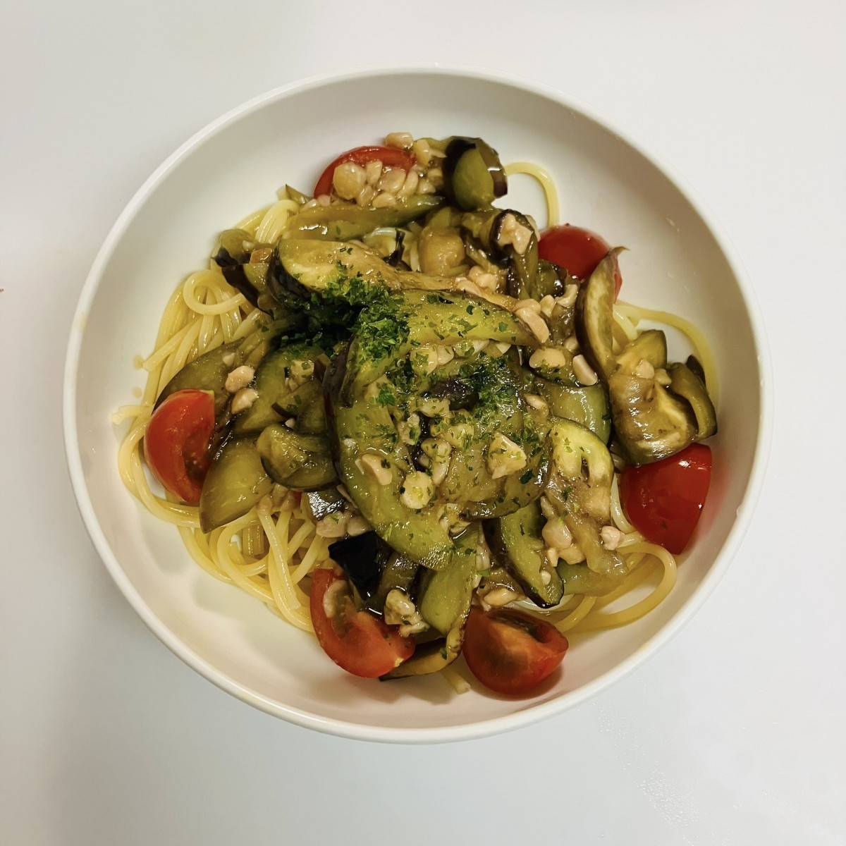 マ・マー公式の「なすと納豆の和風冷製パスタ」のレシピ