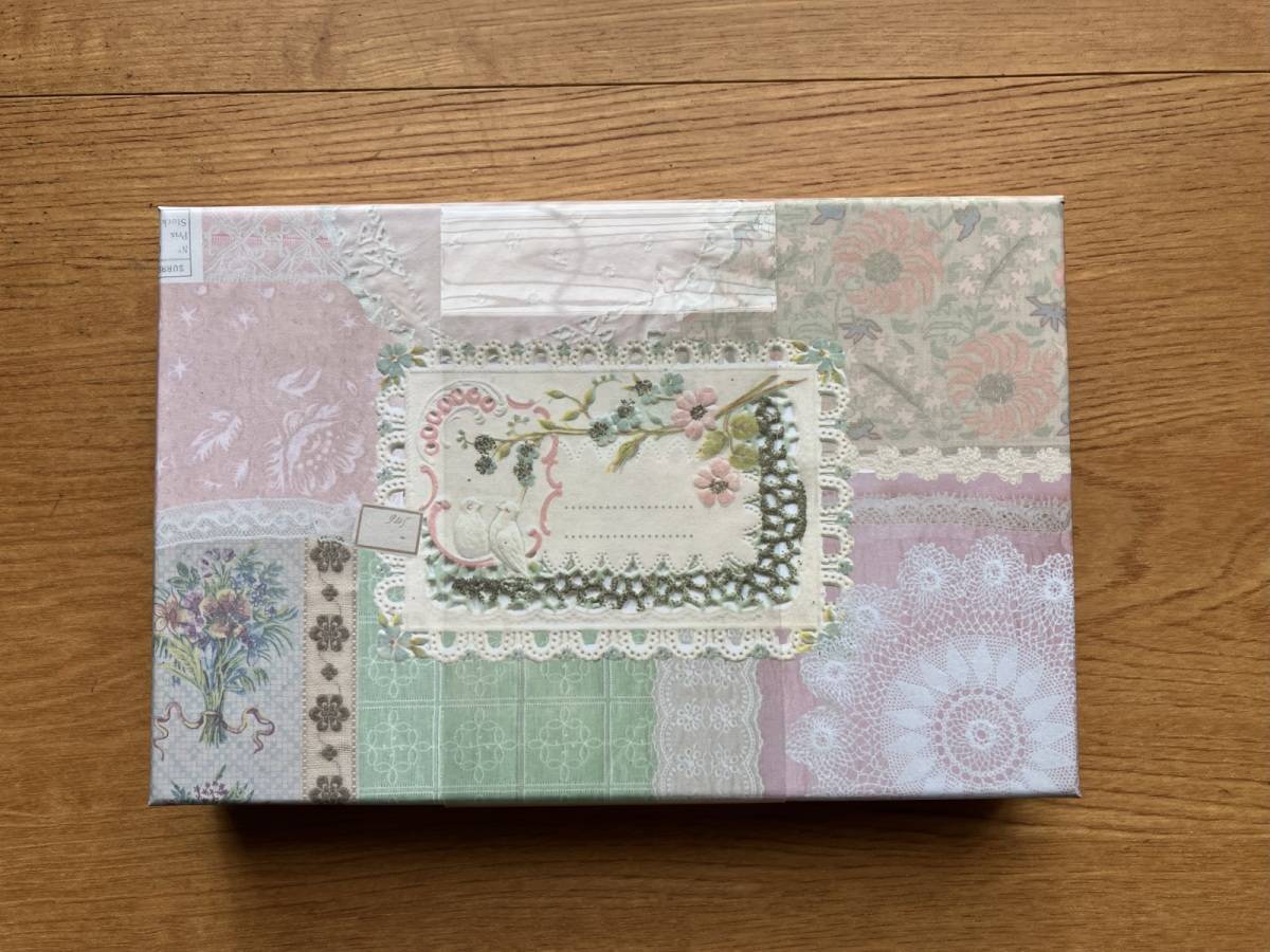 セリア：文具小物収納BOX フタつき フレンチロマンチック