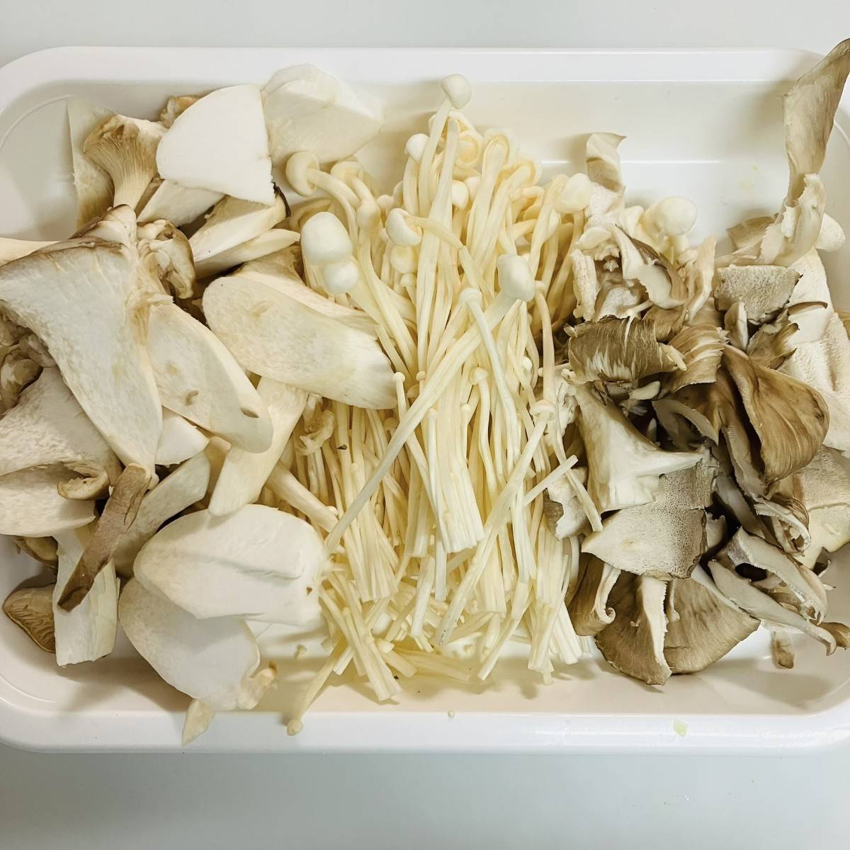 JAグループ公式の「しょうが風味で♪3種のきのこの和えうどん」のレシピ
