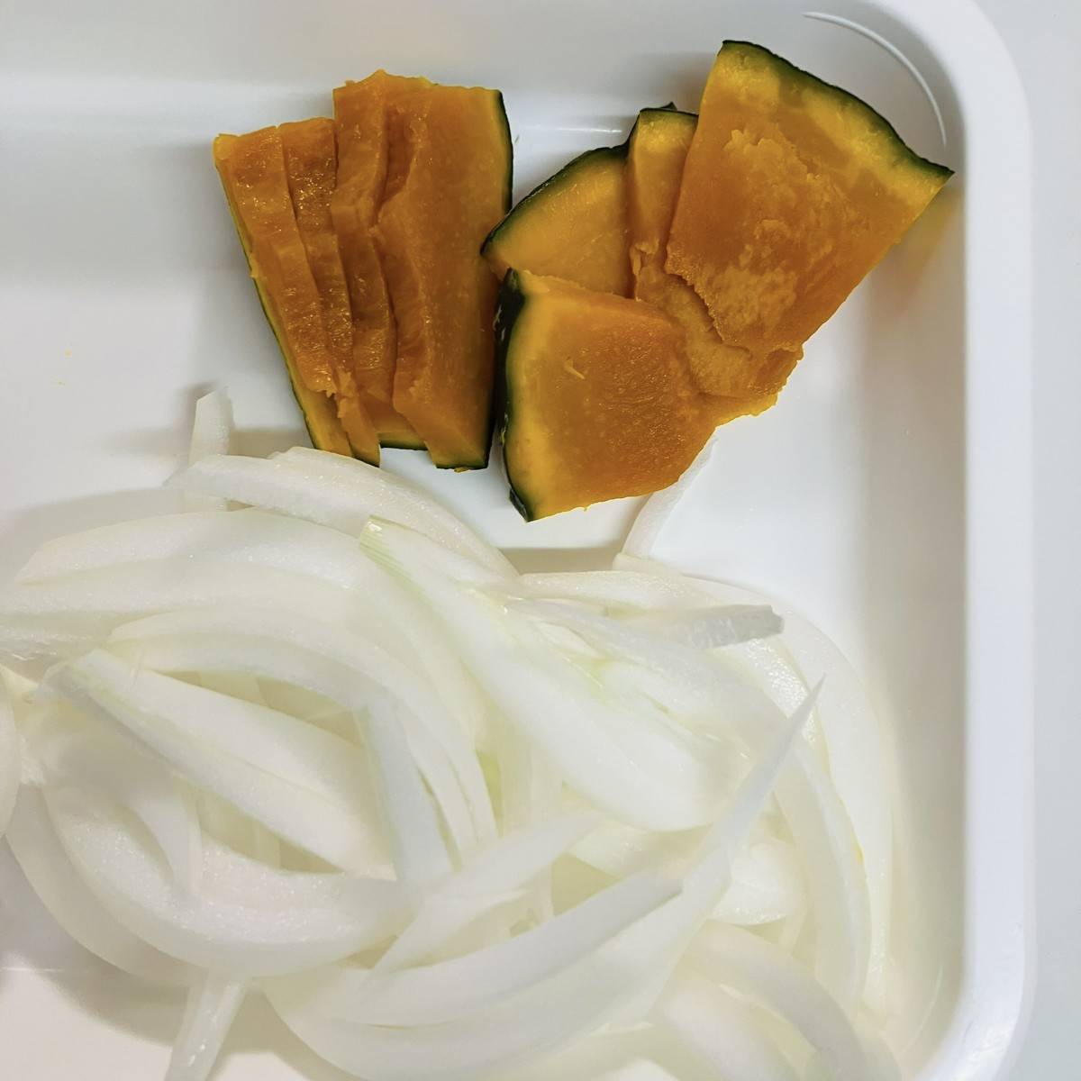 マルちゃん公式の「かぼちゃとチーズの焼そば 」のレシピ