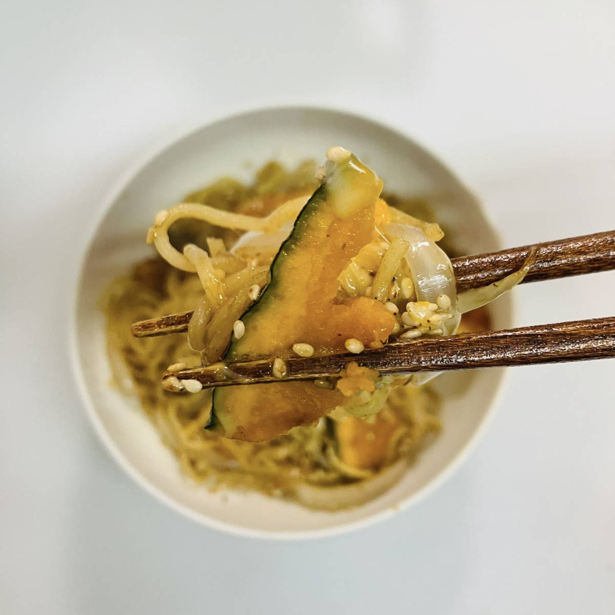 マルちゃん公式の「かぼちゃとチーズの焼そば 」のレシピ