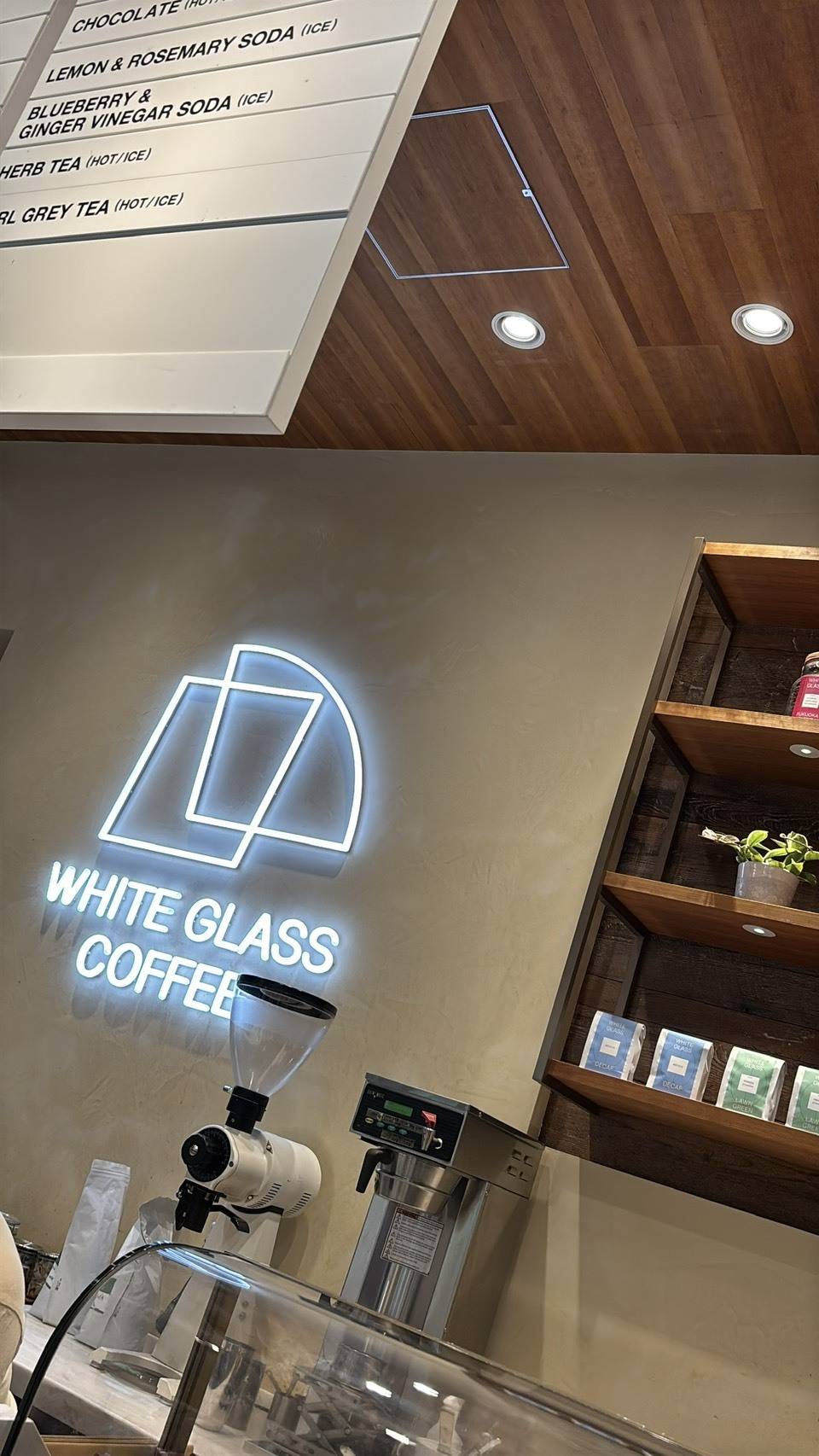 WHITE GLASS COFFEE 内観