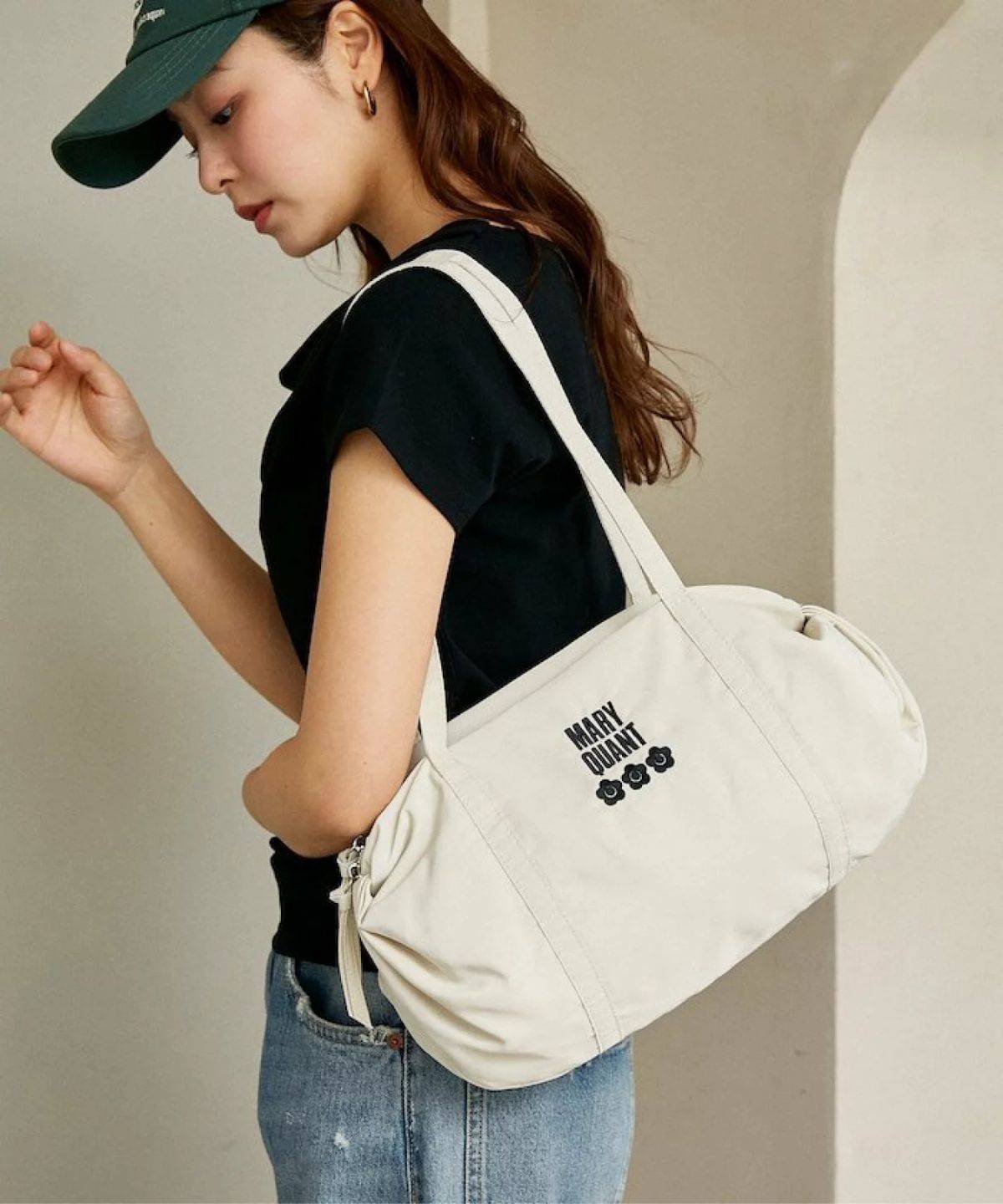 MARY QUANT ロゴ刺繍 ギャザー ボストンバッグ