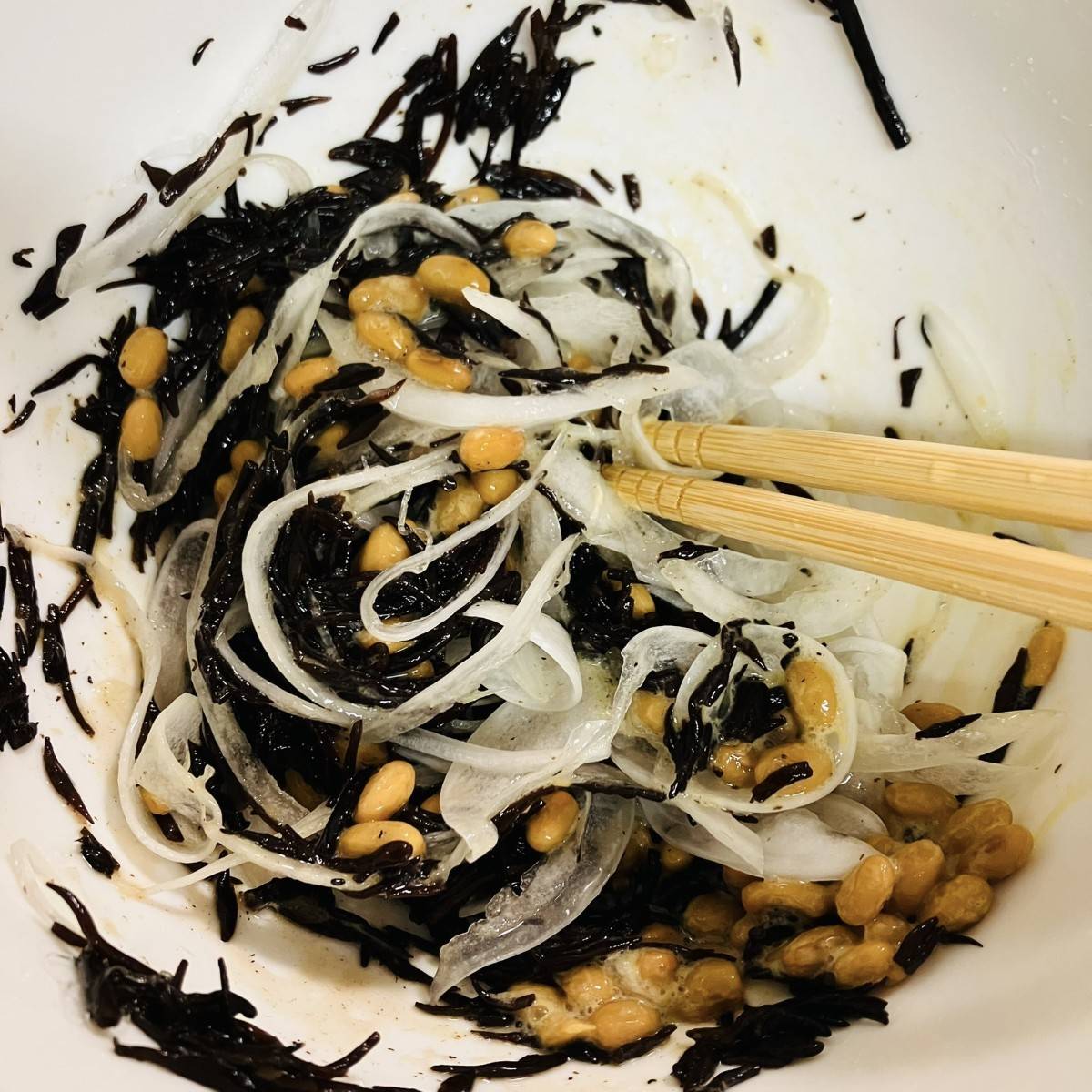 タカノフーズ公式の「納豆海藻サラダ」のレシピ