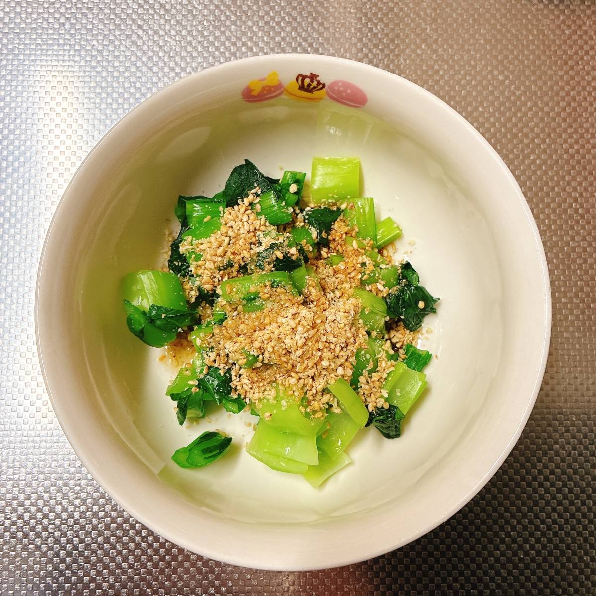 JAグループ公式の「小松菜のＷ胡麻和えミニ丼」のレシピ