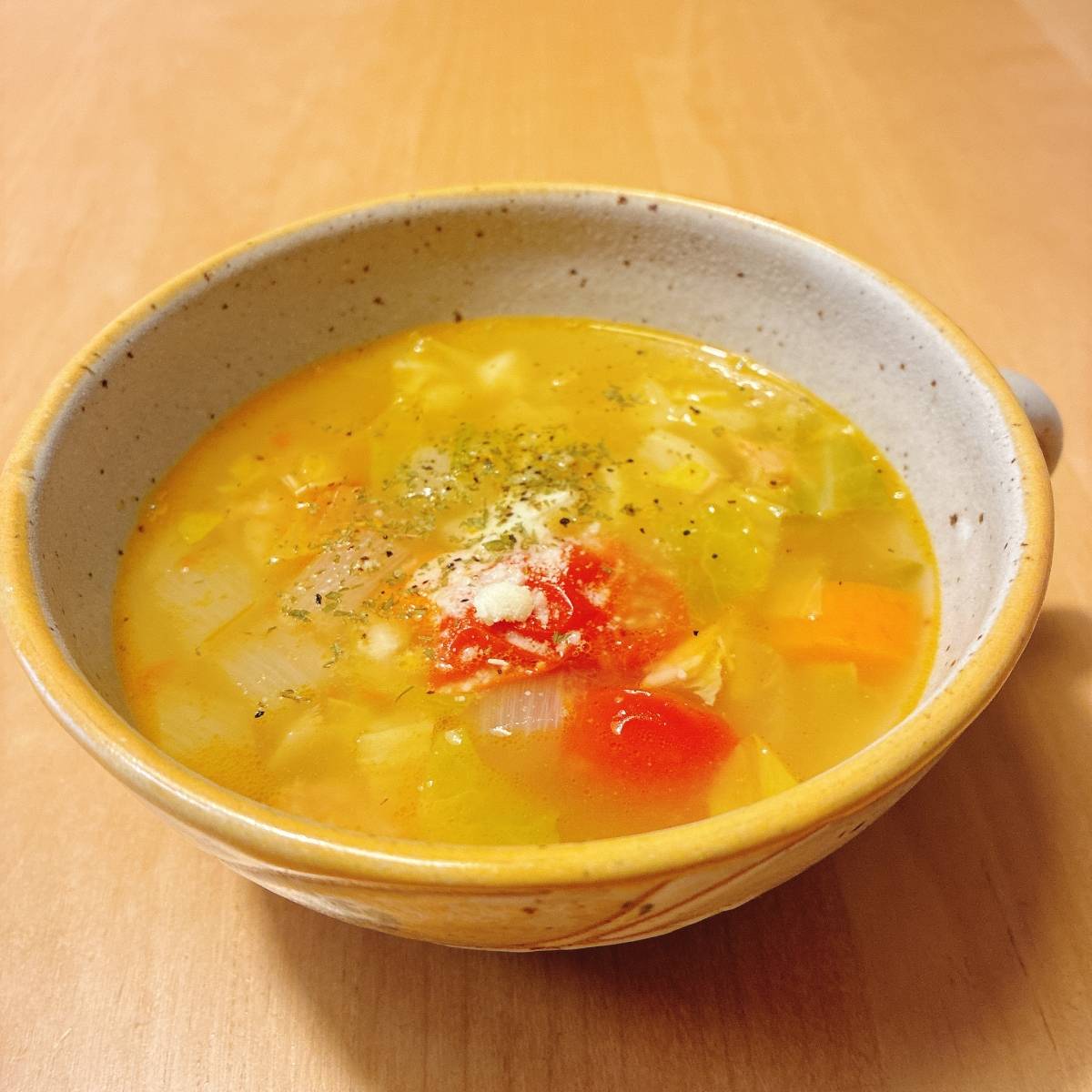 いなば公式の「プチトマトで作る！ツナと春野菜の具だくさんミネストローネ」のレシピ
