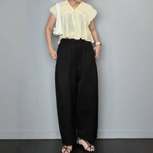 【2026年8月】とにかく大人可愛い……。晩夏のワイドパンツコーデ5選
