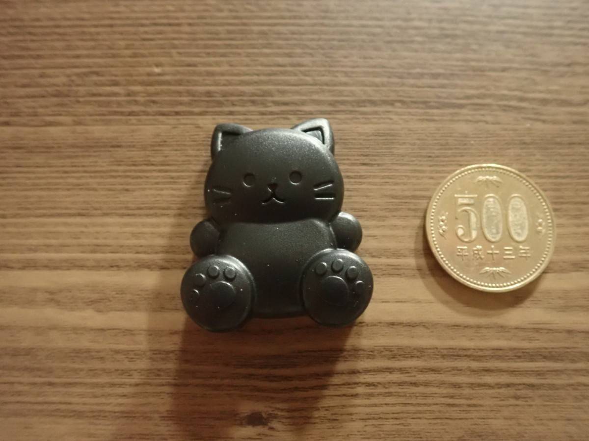 ダイソー：おすわりミニカッター(ねこ)