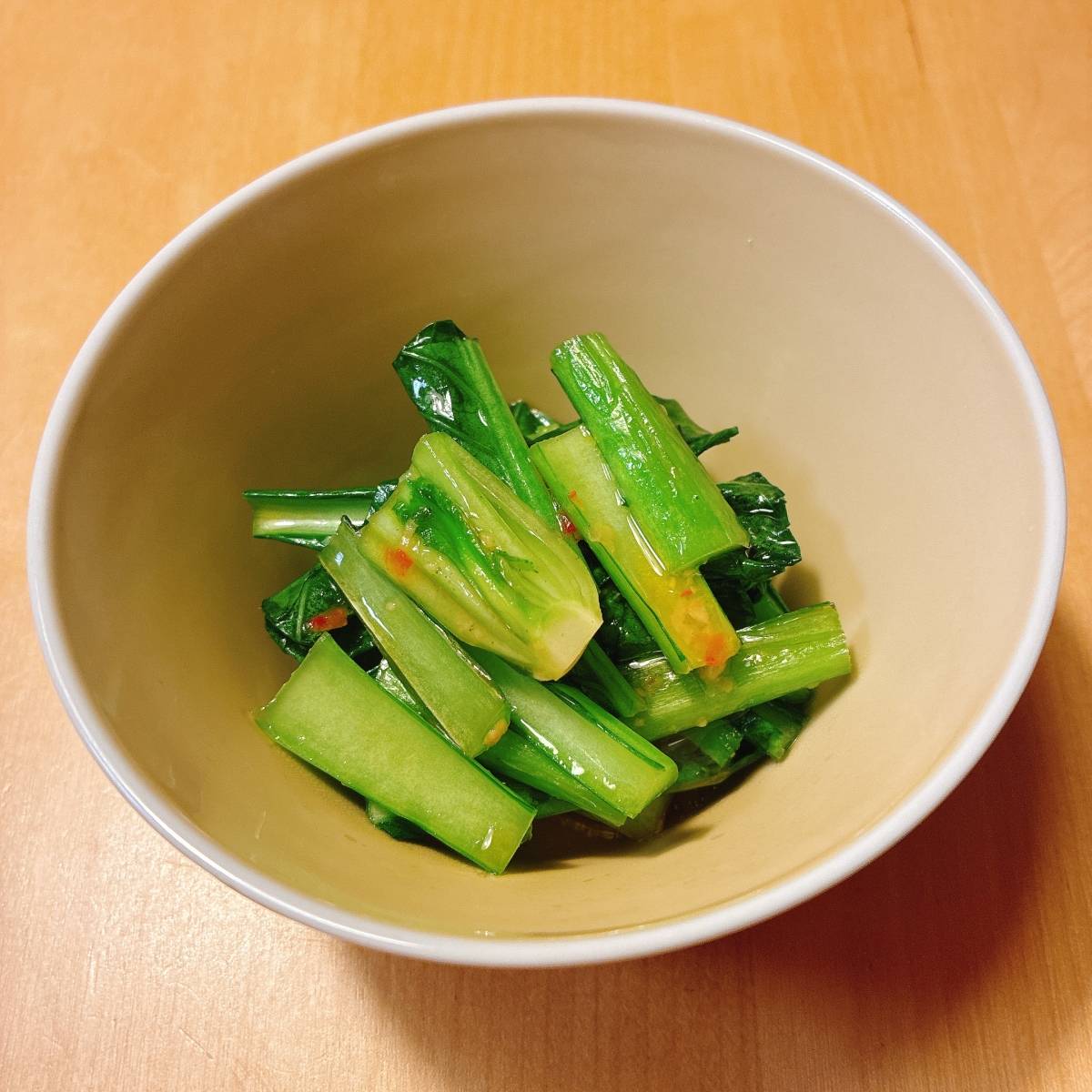 JAグループ公式の「小松菜アンチョビニンニク炒め」のレシピ