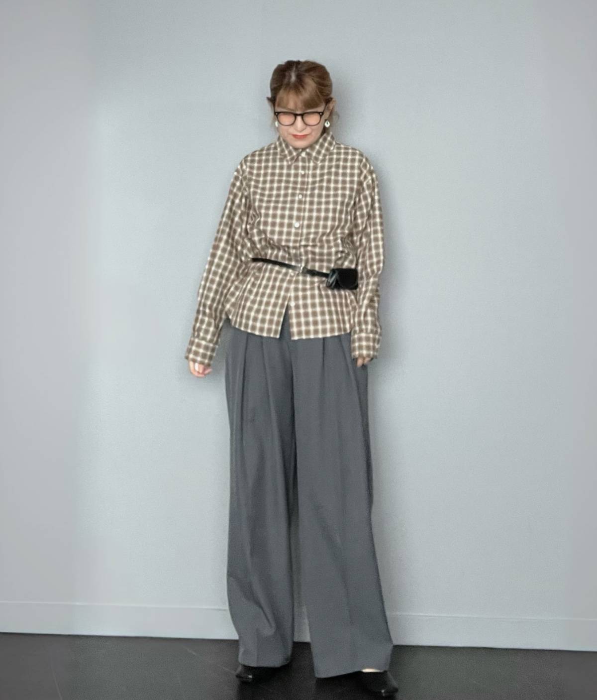 チェック柄シャツ×ワイドパンツ