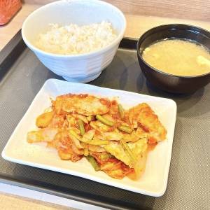 【松屋】「頼むからレギュラー化して」「めちゃ濃くてうまい」SNSでも高評価！新作定食が本気でウマいよ