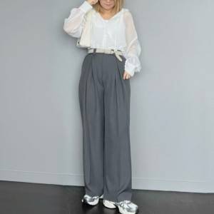 【2026年9月】ここまで垢抜けるとは……。マネすべき晩夏のシャツコーデ5選