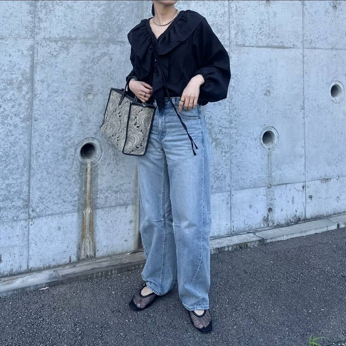 フリルブラウスを合わせる♡